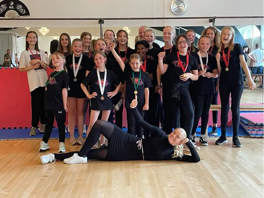 Dansere fra Dance Beat Studios ved et stævne