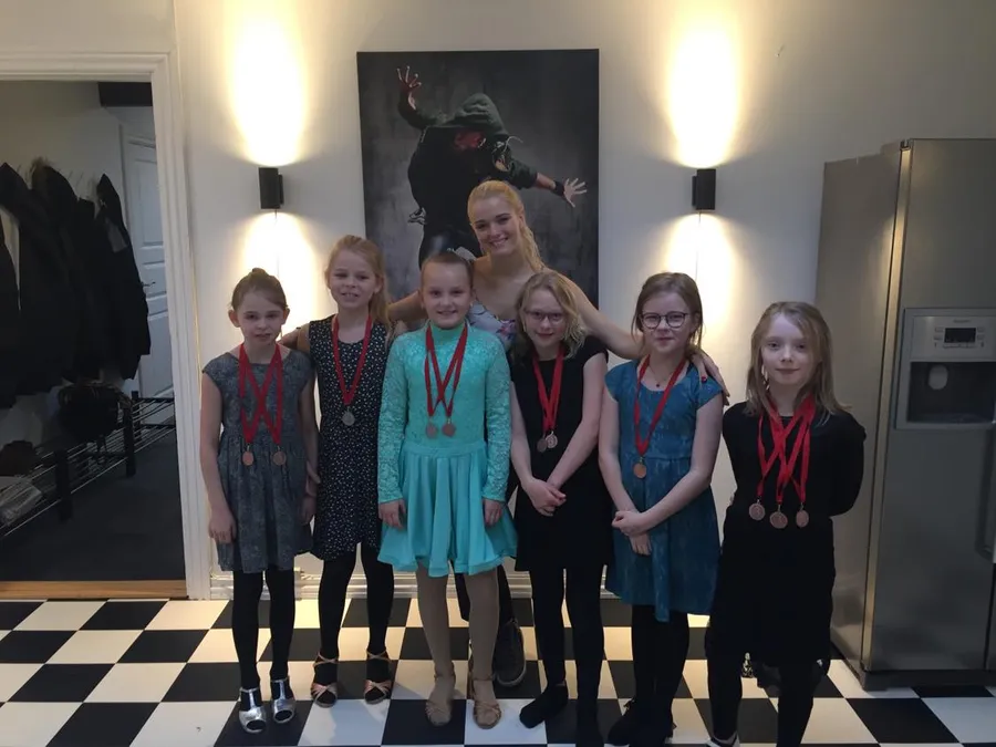 Dansere fra Dance Beat Studios ved et stævne